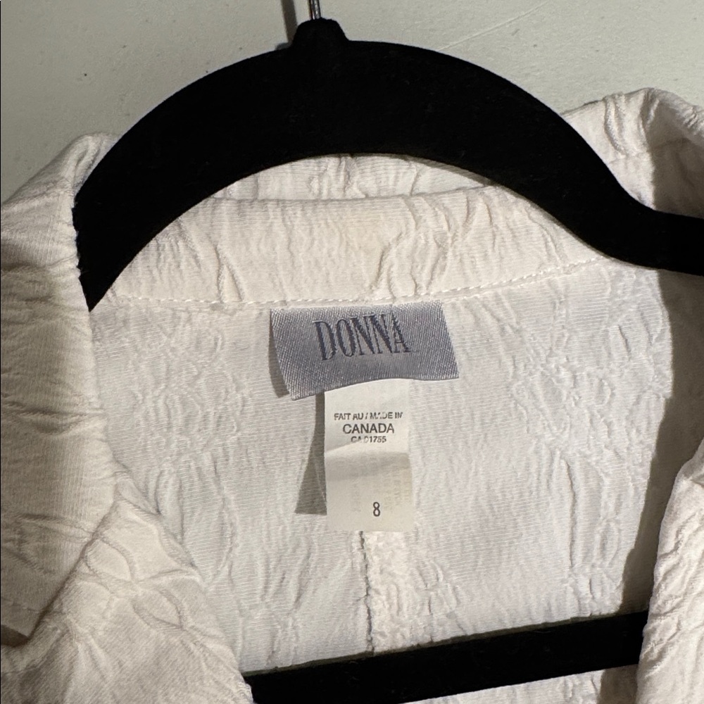 Donna Textured White Blazer and skirt - Picture 3 of 6